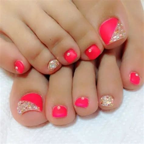 35 Simple and Easy Toe Nail Art Design Ideas You Can Try Out At Home