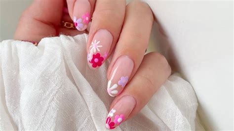 50 Easy Nail Designs That are Simple To Copy