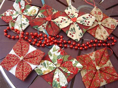 22 Farbic Christmas Ornament Tutorials