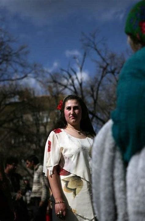 Gypsy brides market in Bulgaria (15 pics) - Izismile.com