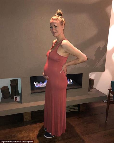 The Handmaid's Tale actress Yvonne Strahovski hid her pregnancy | Daily Mail Online