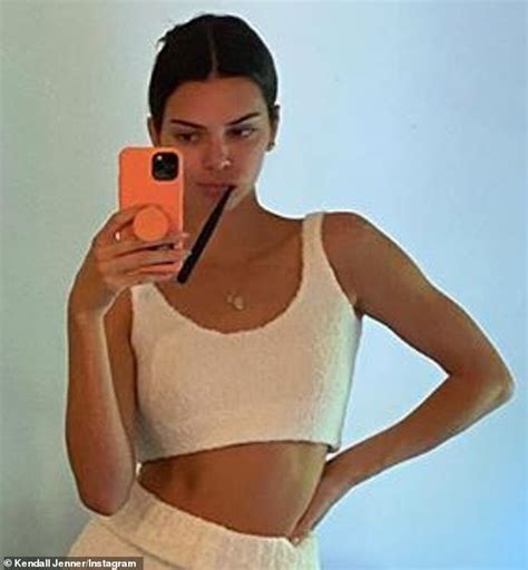 Kendall Jenner posts no makeup selfie promoting her oral care brand ...