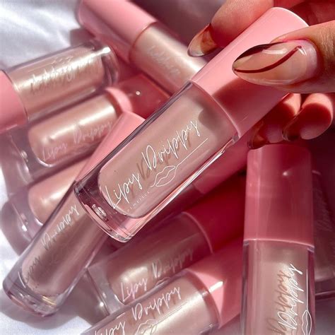 Color changing lipgloss | Lip gloss, Lip gloss colors, Lip gloss cosmetics