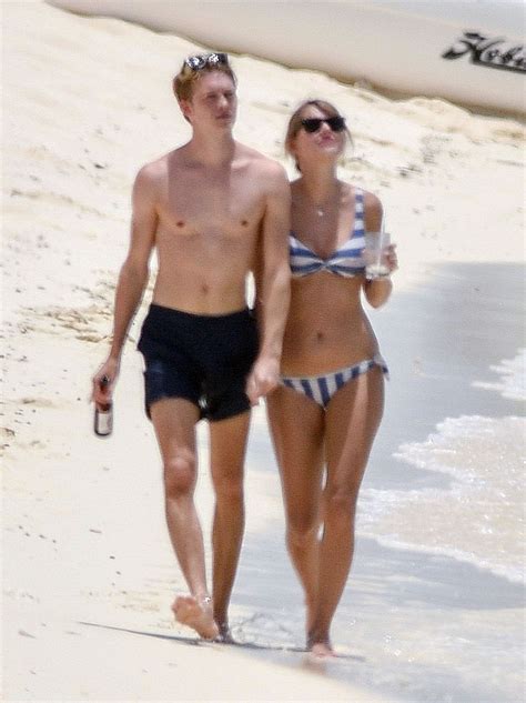 Taylor Swift and Her Boyfriend Joe Alwyn at a Luxury Private resort in Turks and Caicos • CelebMafia