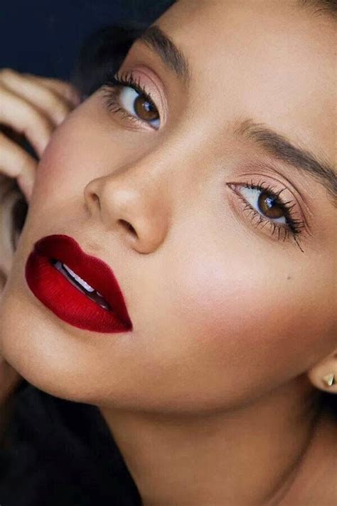 Red Lipstick for Black Women ~ Makeup & Beauty Tips | Lábios ombre, Maquiagem fosca, Maquiagem ...