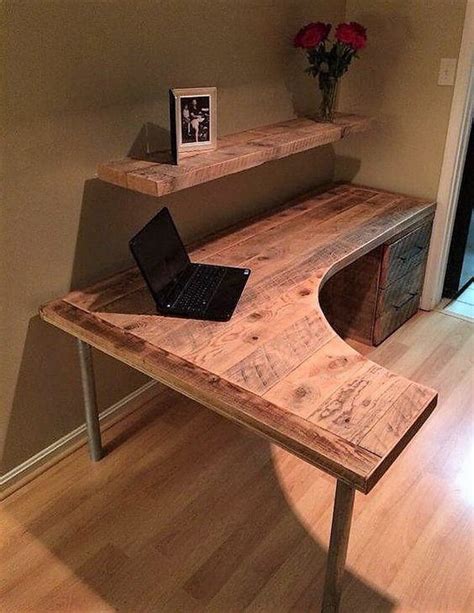 Easy to Make Wood Pallet Amazing Furniture Ideas | Diy desk plans, Computer desk design, Office ...