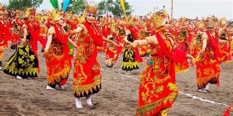 Tari Gandrung - Banyuwangi | Penari, Indonesia, Alam