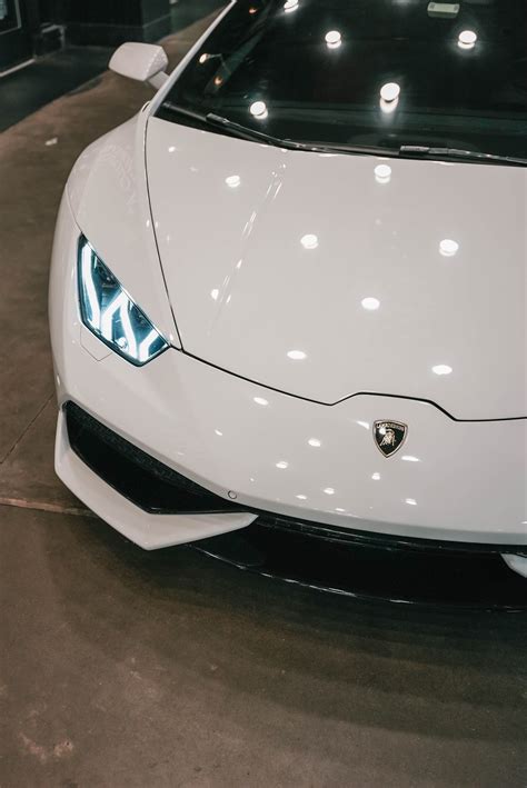 Lamborghini Huracan ( White ) – Ebe Rentals – Official Website