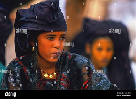 Tuareg woman niger hi-res stock photography and images - Alamy