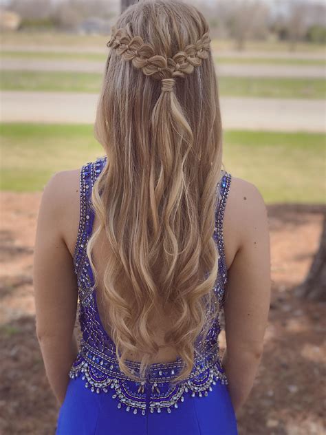 Fresh Hairstyle Ideas For School Dance With Simple Style - Stunning and ...