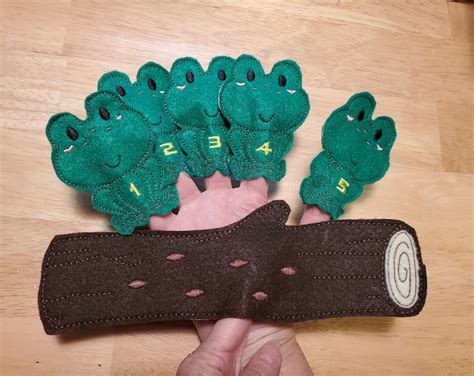 Five Green Speckled Frogs Finger Puppet Set - Etsy