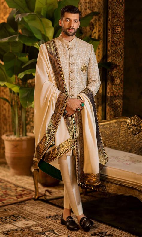 Pakistani Bridal Barat Walima Dress With Groom Sherwani Package – Nameera By Farooq ...