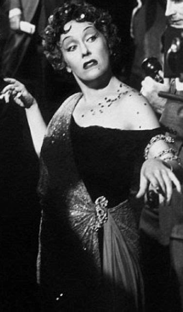 Norma Desmond, Sunset Boulevard | Classic actresses, Golden age of ...