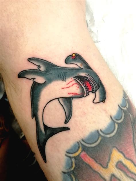 Details more than 78 american traditional hammerhead shark tattoo best - in.cdgdbentre