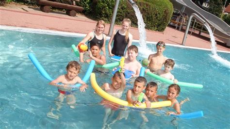 23 Kinder absolvieren Schwimm-Kursus im Rahdener Freibad | Rahden