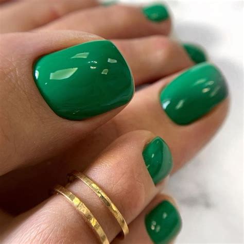 Pin by Игумнова Анастасия on Педикюр | Green toe nails, Toe nails, Gel ...