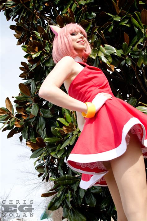 Amy Rose de Sonic the Hedgehog - Mundo Cosplayer