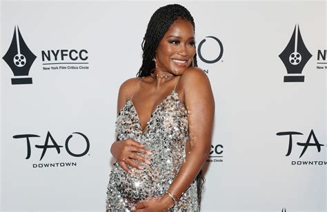 Keke Palmer Kicks Off 2023 Red Carpet Season in Shimmery Michael Kors ...