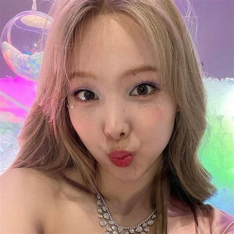 twice nayeon pop selca icon unfiltered soft pink purple green Momo, Kpop Girl Groups, Kpop Girls ...
