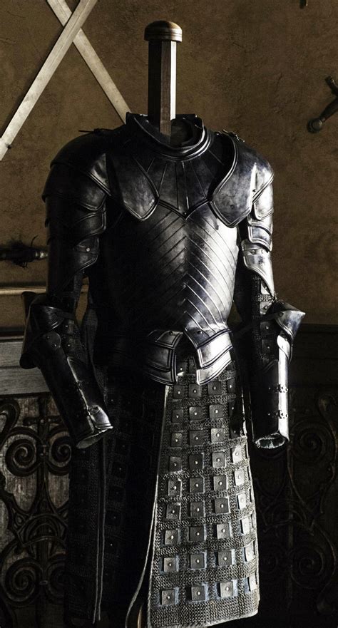 Game of Thrones RakFocus — A closer look at Brienne’s (wicked) black armor