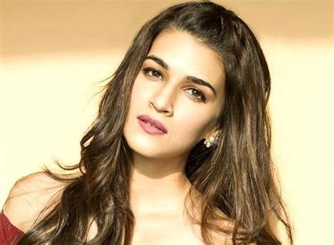 Kriti Sanon Wiki, Height, Age, Boyfriend, Family, Biography - WikiBio