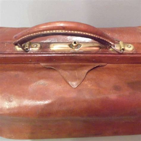 Vintage Gladstone Bag - Travers Antiques