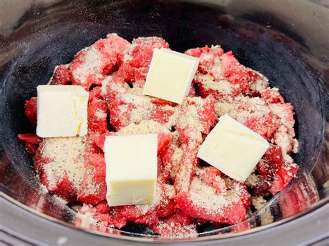 Easy Slow Cooker Italian Pasta Beef Stew