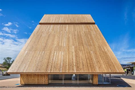 Kengo Kuma Designs a Dramatically Vaulted Cafe to Evoke Japan's Sloping Tottori Sand Dunes ...