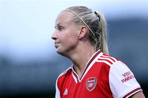 Arsenal Women: Beth Mead inspires cup romp