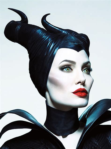 25 Maleficent Halloween Makeup Ideas - Flawssy