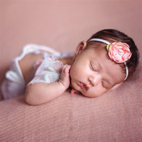 Download Gambar Bayi Perempuan Lucu - Adzka