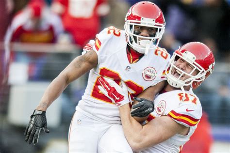 Watch: Travis Kelce leads Kansas City Chiefs in potato sack celebration after TD - UPI.com