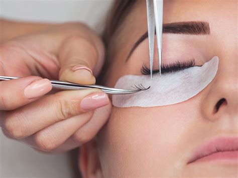 How to Avoid Lash Lice (Yes, It's a Thing) | American Salon