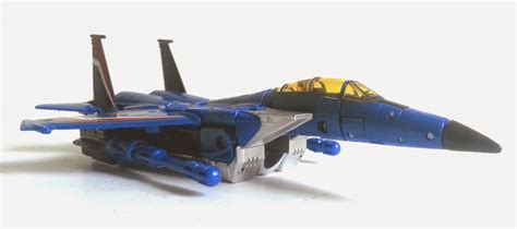 The man who stares at toys: Toy Review: Transformers Classics / Generations - Thundercracker ...