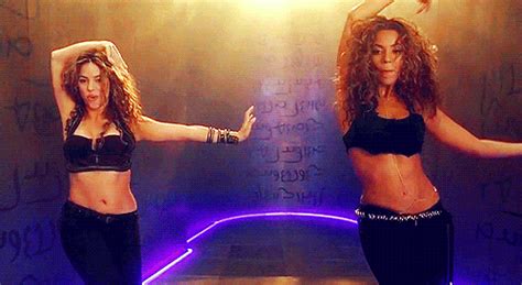 Shakira Dance GIFs - Find & Share on GIPHY