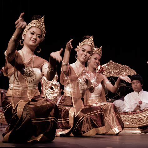 Thai Culture in Los Angeles - Thai Community Development CenterThai Community Development Center