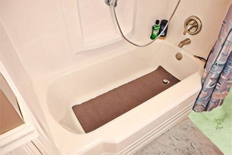 Choosing the Best Bath Lifts for the Elderly to Bathe Safely Again