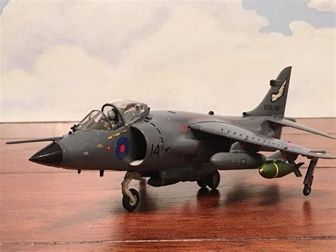 Sea Harrier FRS Mk.1 -- Plastic Model Airplane Kit -- 1/72 Scale ...