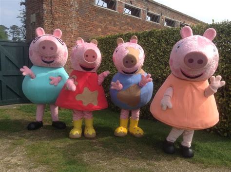 Peppa Pig, George Pig, Mummy Pig & Daddy Pig costume characters | Trio ...