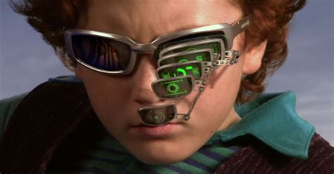 Spy Kids Zoom-Glasses Meme Gets Popular on Reddit
