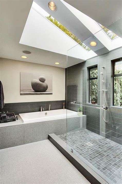 50 Luxury Bathrooms with Skylights