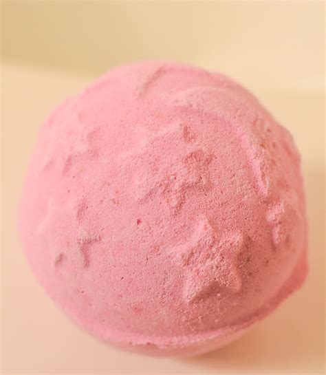 Trying Popular Lush Bath Bombs - Floradise