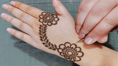 Easy Flower Henna