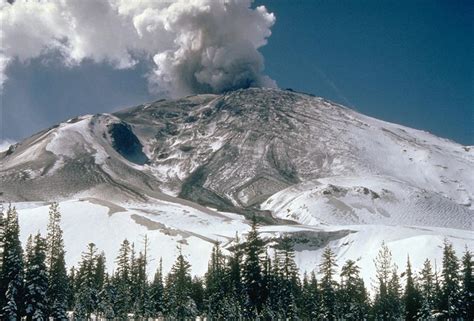 A look back at America's deadliest volcanic eruption in 1980 - Mount St ...