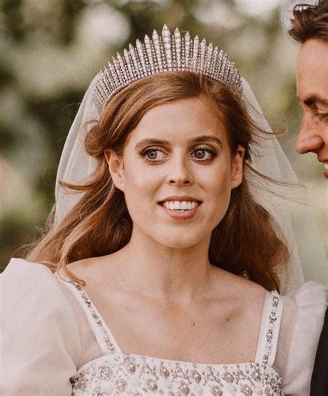 TIARA ALERT: Princess Beatrice of York wore Queen Mary’s Fringe Tiara ...