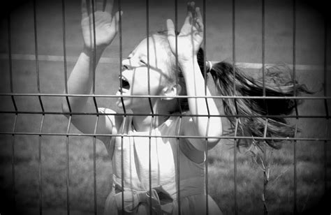 dom, girl, grateful, cage, trapped, one animal, vignette, emotion, people, fear | Pxfuel