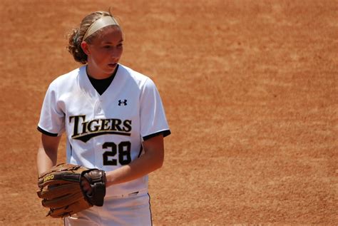 DANIEL LONGAR Photo-Blog: Mizzou Girls Softball Against Illinois, May ...