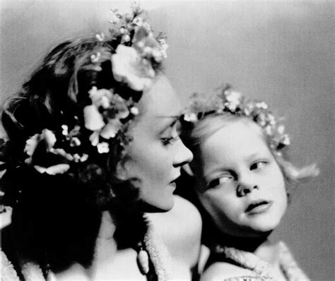 Marlene and Maria Hawaiian - Flashbak