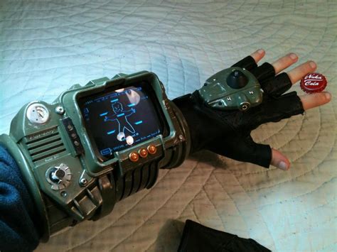 FALLOUT 3: Pip-Boy 3000 Replica is Jaw-Dropping — GeekTyrant