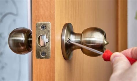 What is a Passage Lock? How Does It Work?